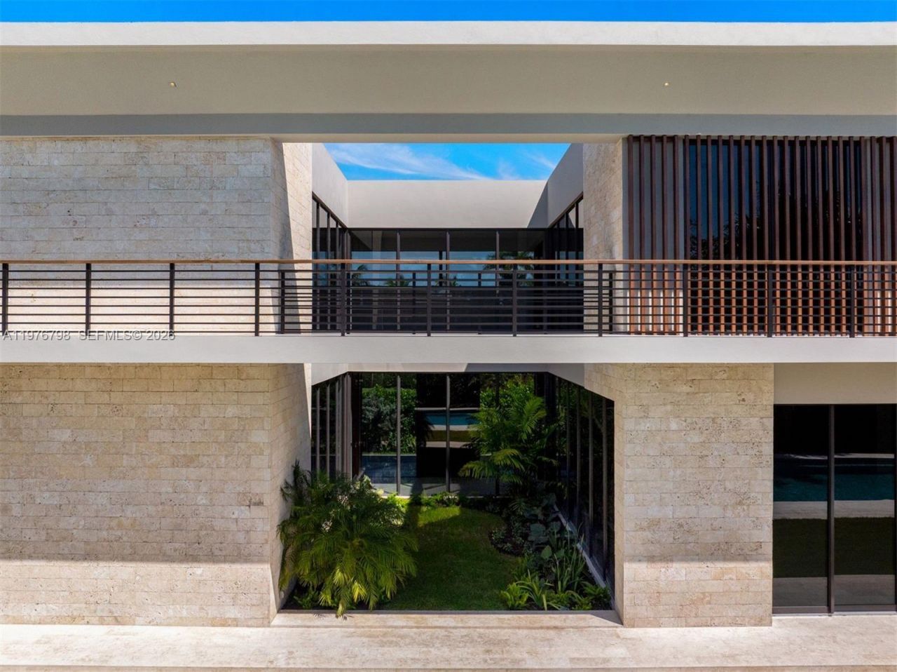 8755 SW 54th Ave , Miami, FL 33143 Photo