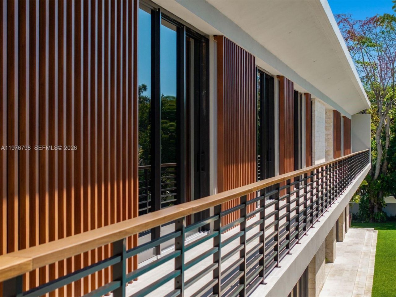 8755 SW 54th Ave , Miami, FL 33143 Photo