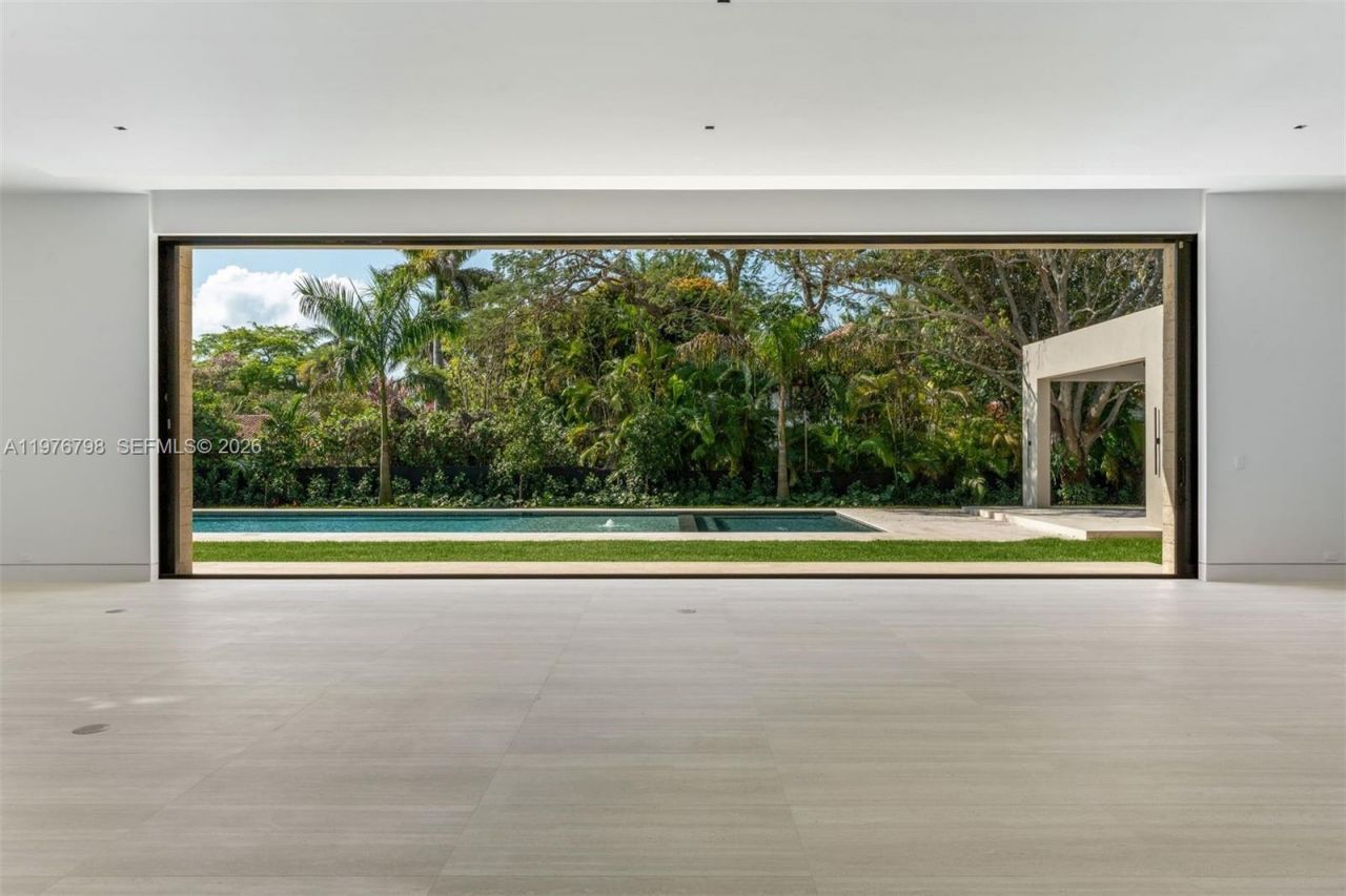 8755 SW 54th Ave , Miami, FL 33143 Photo