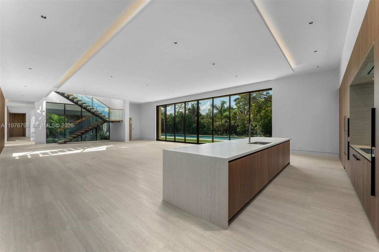 8755 SW 54th Ave , Miami, FL 33143 Photo