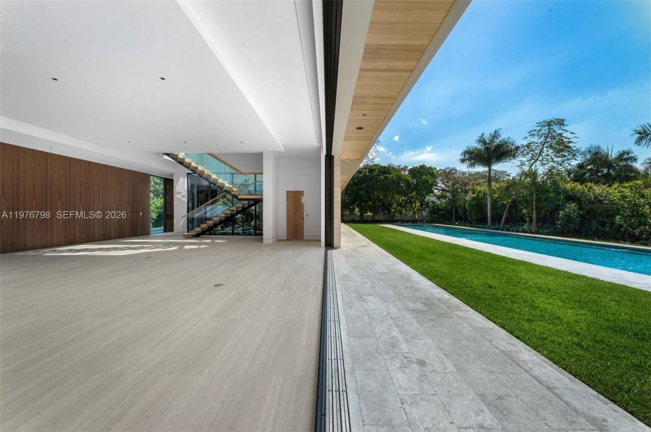 8755 SW 54th Ave , Miami, FL 33143 Photo