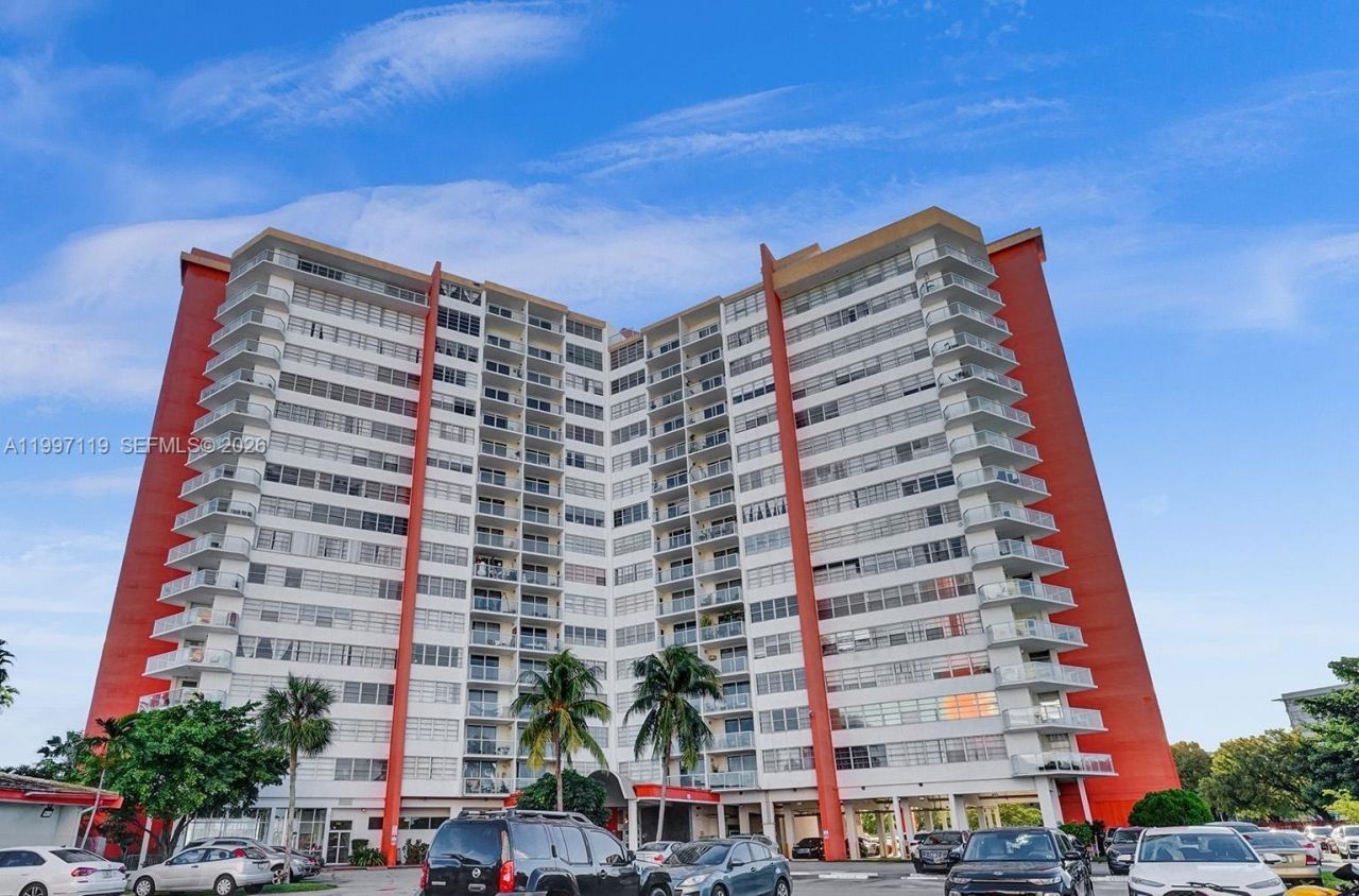 1351 NE Miami Gardens Dr, Unit 926E, Miami, FL 33179 Photo