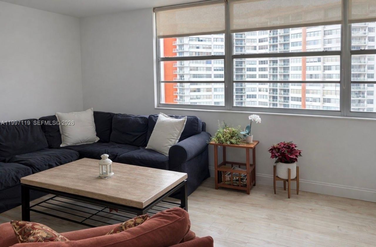 1351 NE Miami Gardens Dr, Unit 926E, Miami, FL 33179 Photo