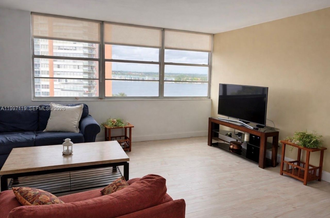 1351 NE Miami Gardens Dr, Unit 926E, Miami, FL 33179 Photo