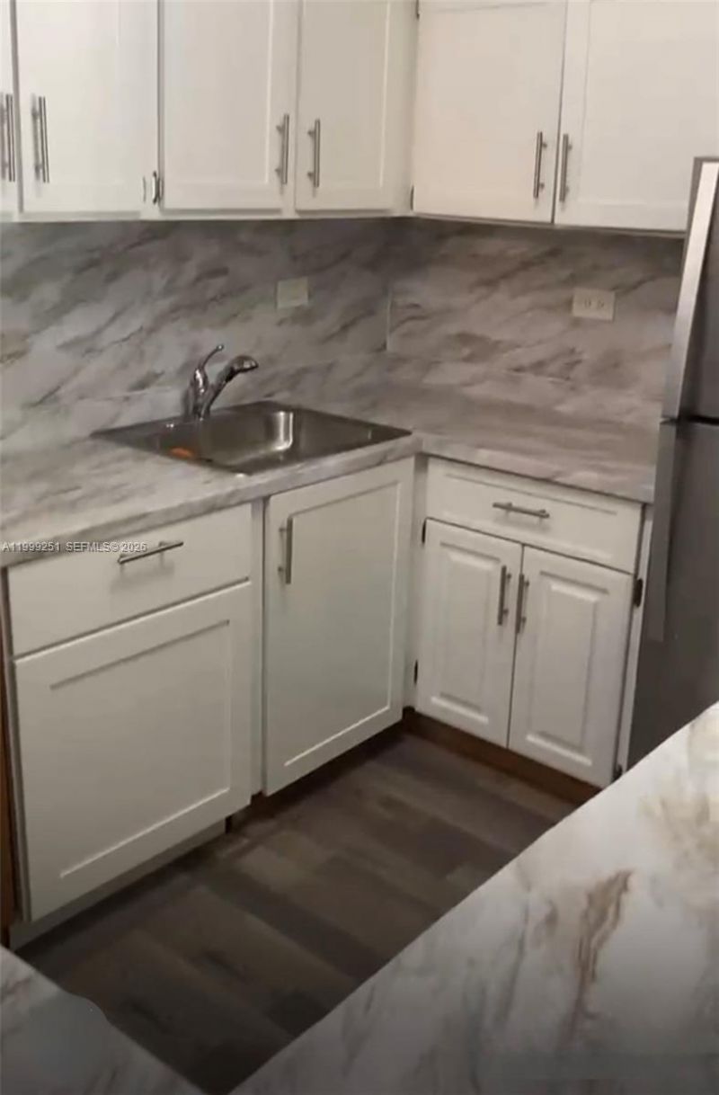 7060 NW 179th St, Unit 211, Hialeah, FL 33015 Photo