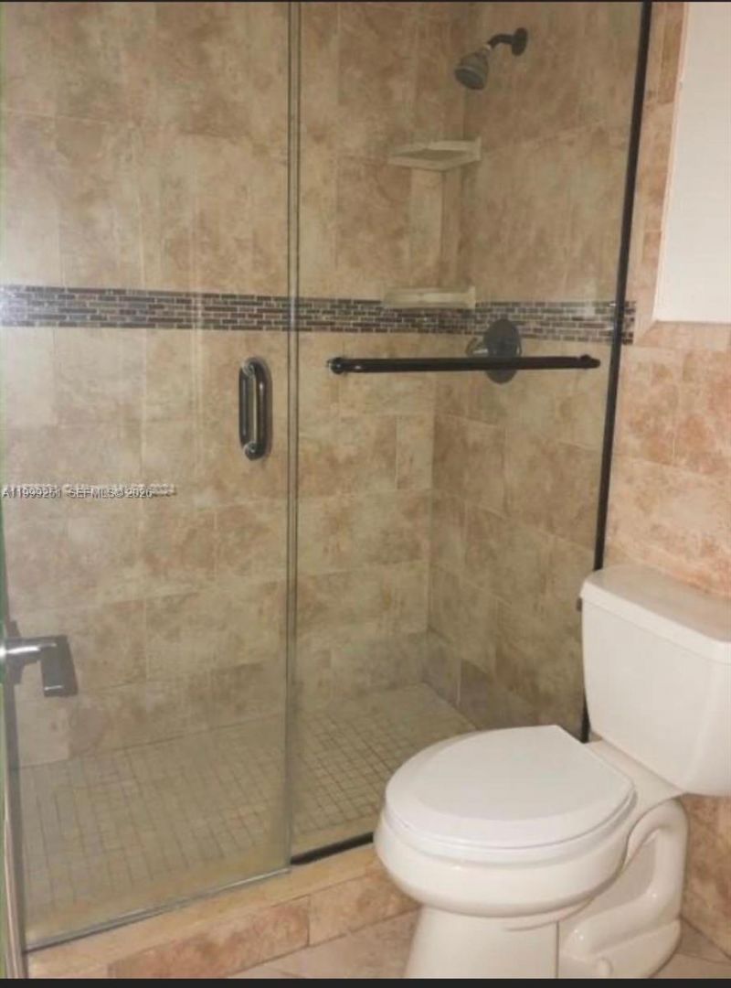 7060 NW 179th St, Unit 211, Hialeah, FL 33015 Photo