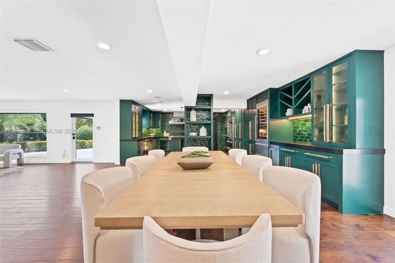 3001 Bayview Dr, Fort Lauderdale, FL 33306 Photo