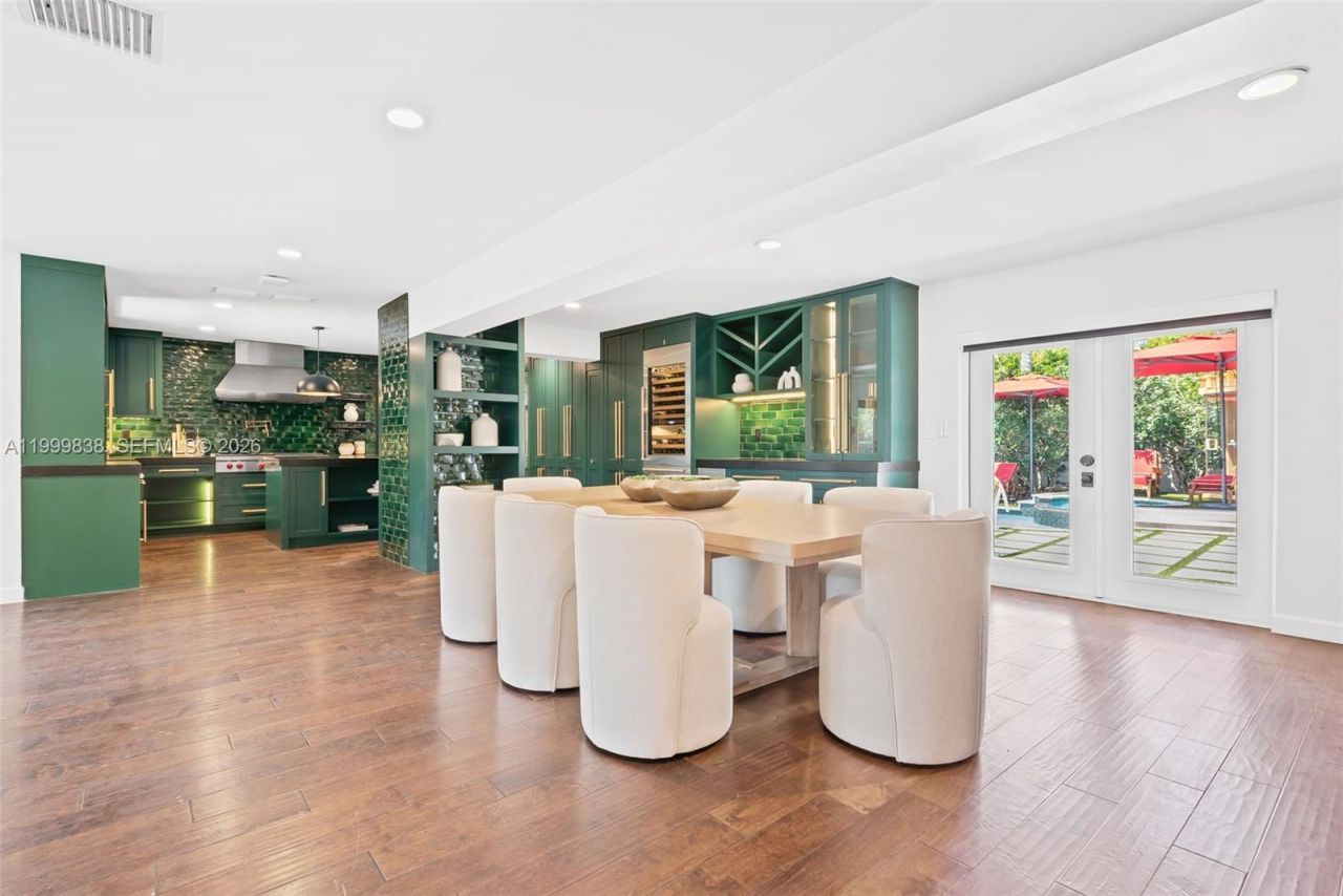 3001 Bayview Dr, Fort Lauderdale, FL 33306 Photo