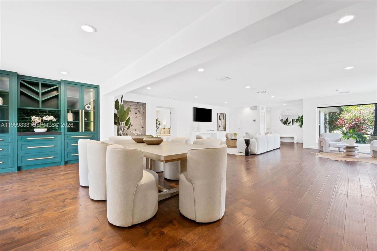 3001 Bayview Dr, Fort Lauderdale, FL 33306 Photo