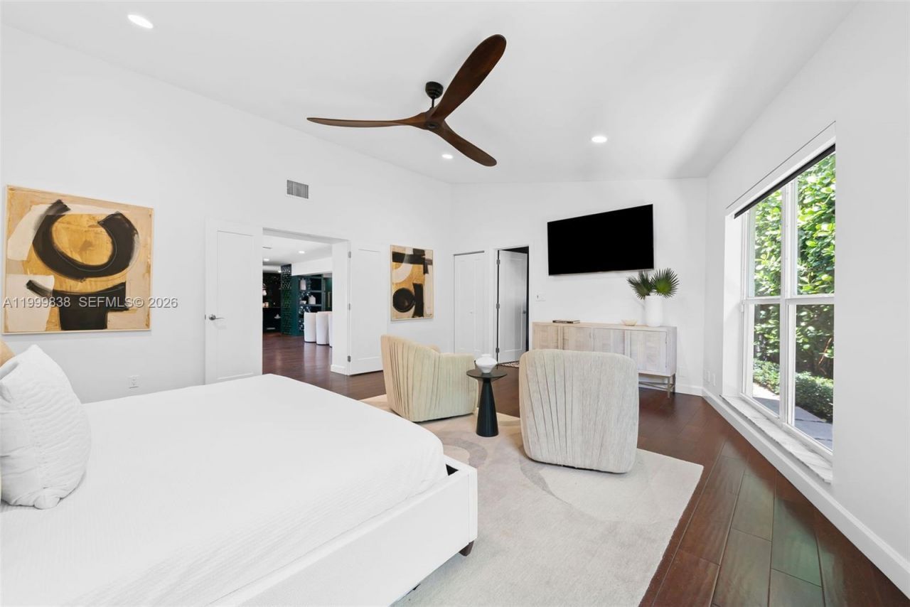 3001 Bayview Dr, Fort Lauderdale, FL 33306 Photo