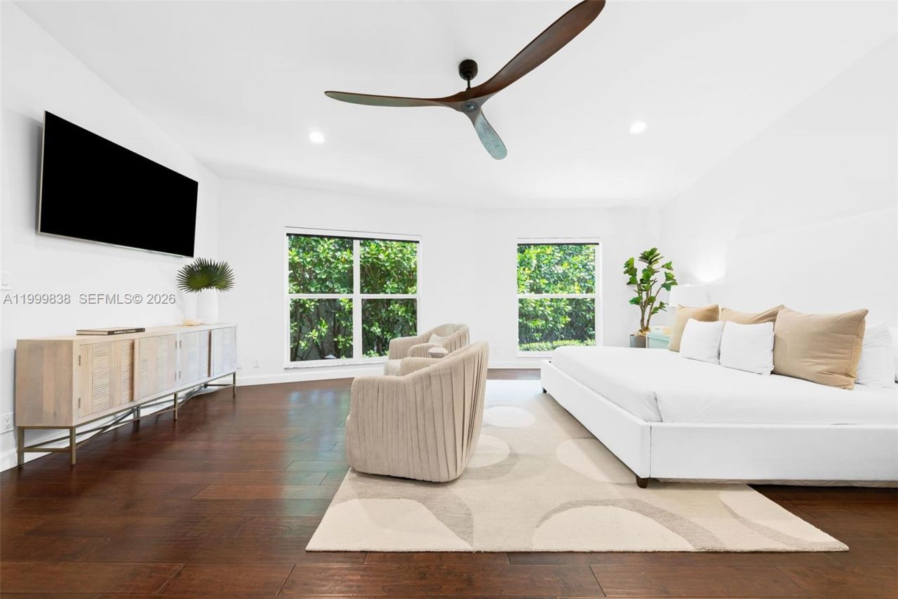 3001 Bayview Dr, Fort Lauderdale, FL 33306 Photo