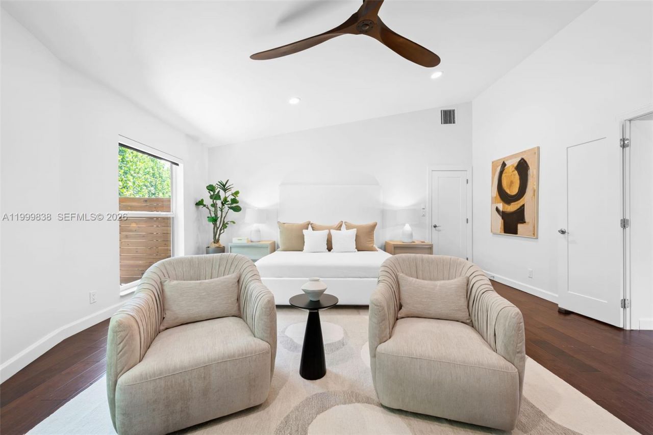 3001 Bayview Dr, Fort Lauderdale, FL 33306 Photo