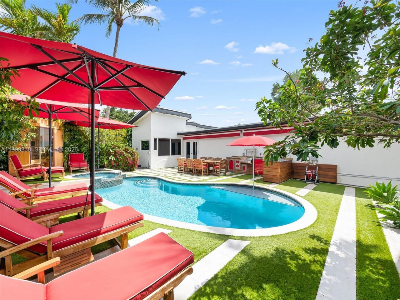 3001 Bayview Dr, Fort Lauderdale, FL 33306 Photo