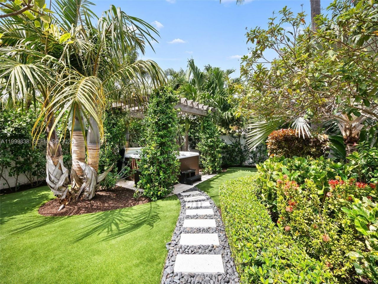 3001 Bayview Dr, Fort Lauderdale, FL 33306 Photo