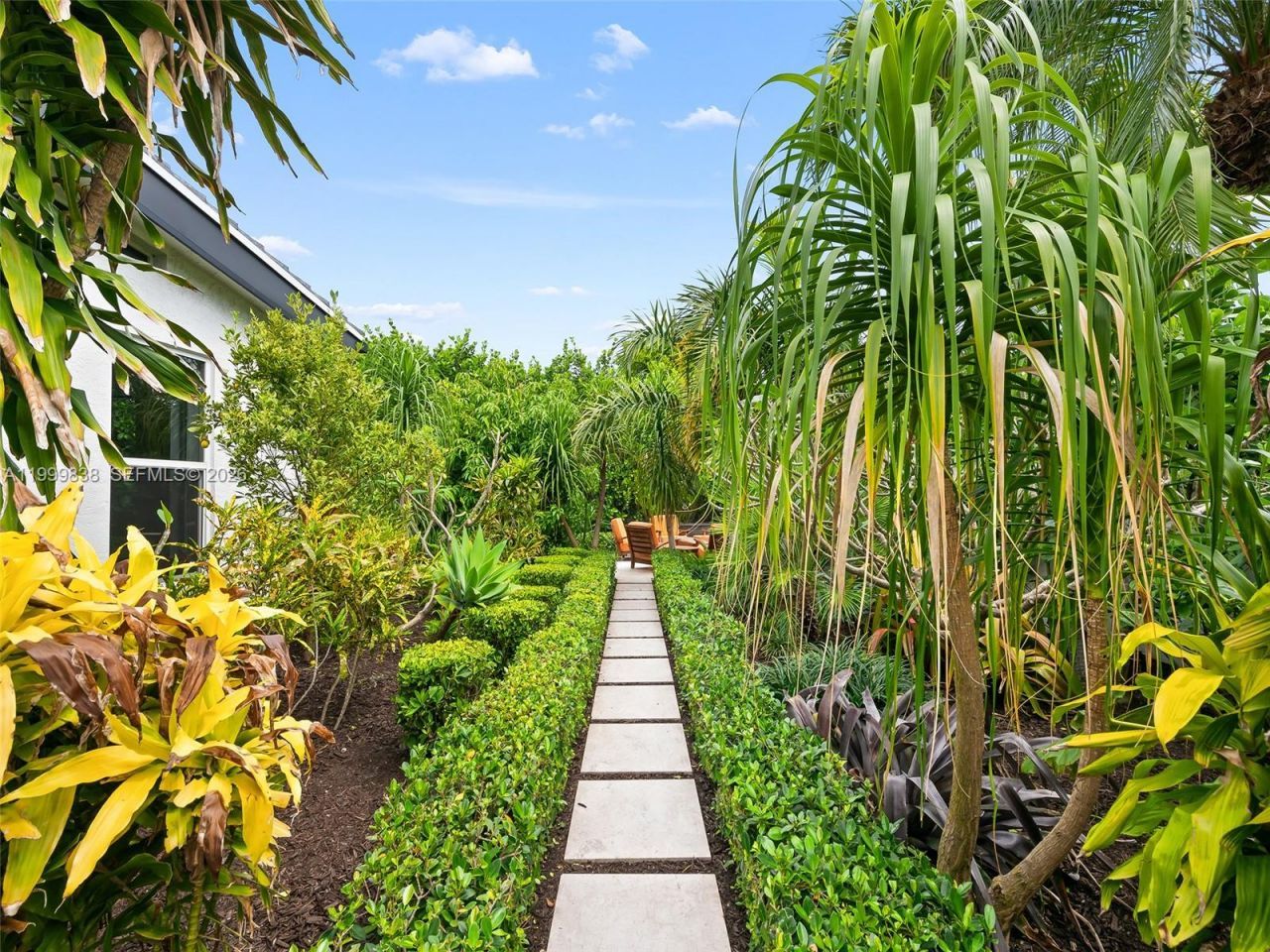 3001 Bayview Dr, Fort Lauderdale, FL 33306 Photo