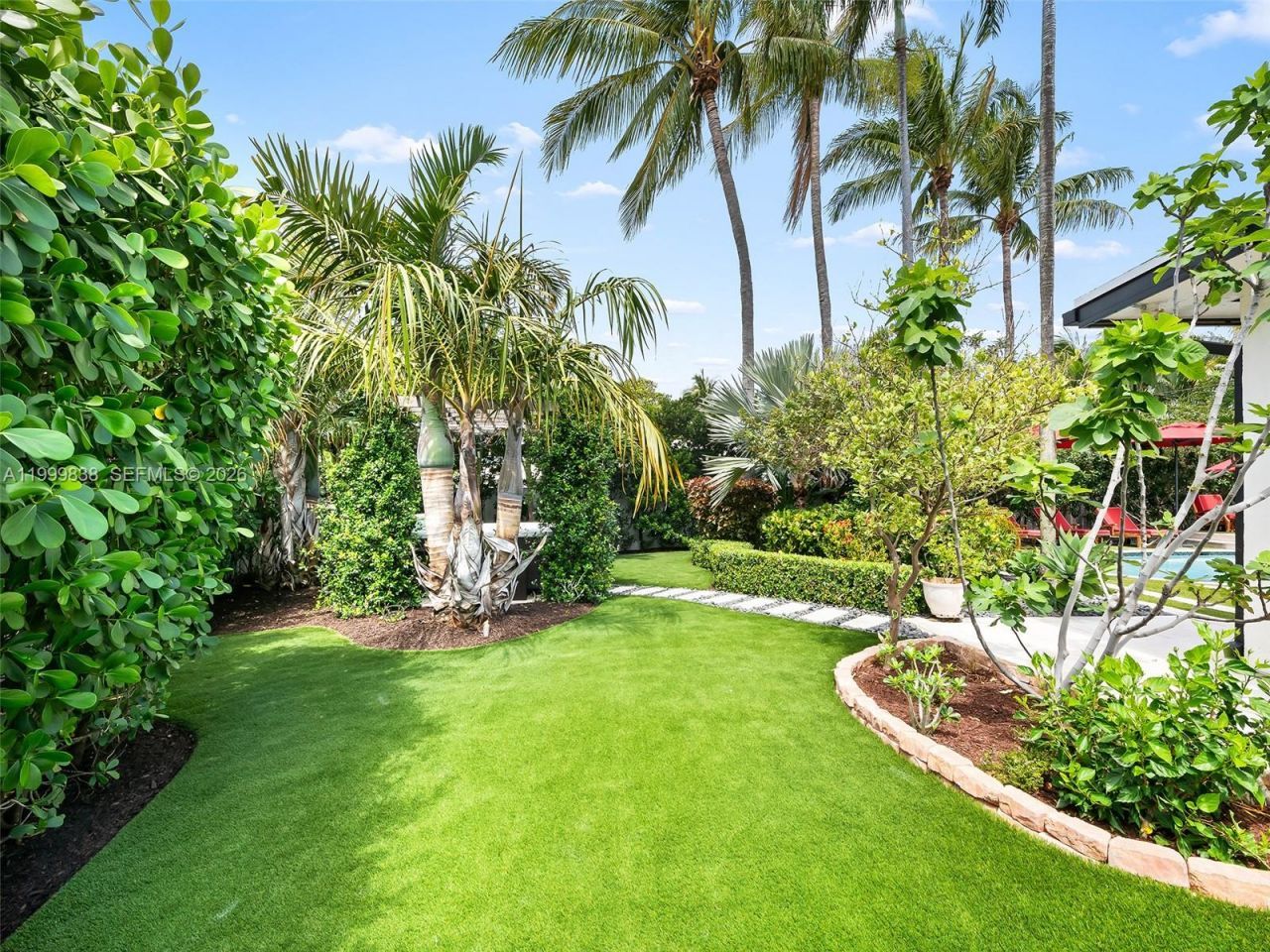 3001 Bayview Dr, Fort Lauderdale, FL 33306 Photo