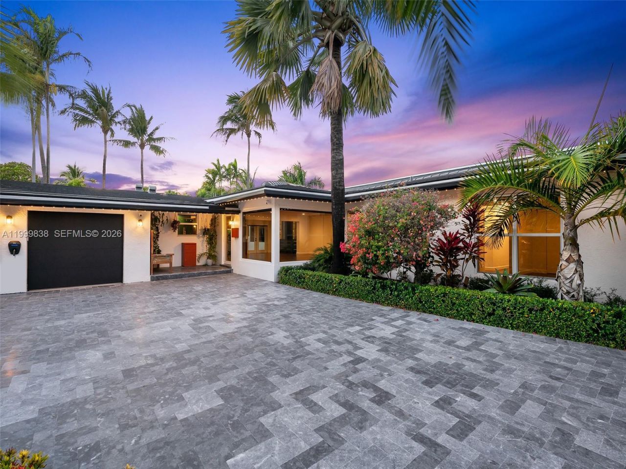 3001 Bayview Dr, Fort Lauderdale, FL 33306 Photo