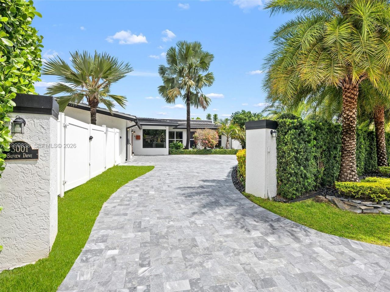 3001 Bayview Dr, Fort Lauderdale, FL 33306 Photo