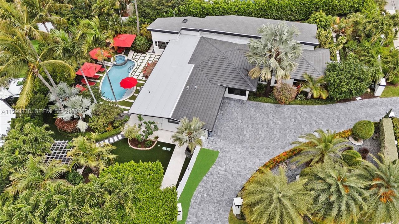 3001 Bayview Dr, Fort Lauderdale, FL 33306 Photo