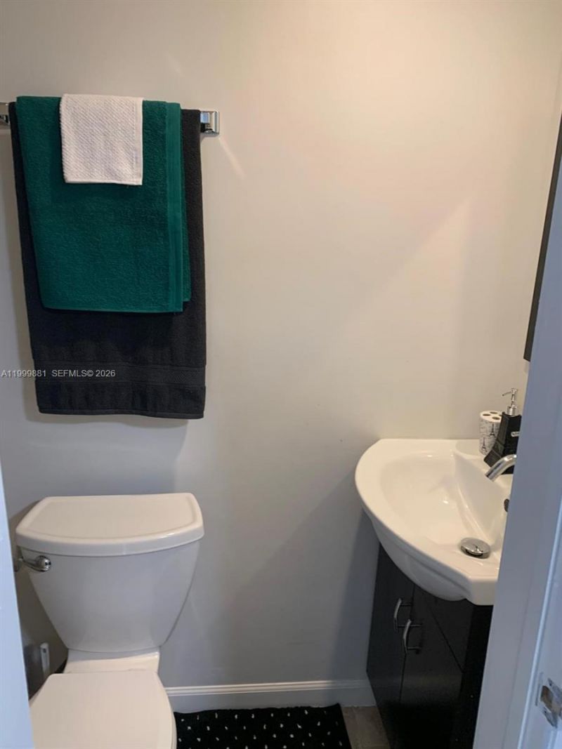 19121 NE Miami Ct, Unit 1, Miami, FL 33179 Photo