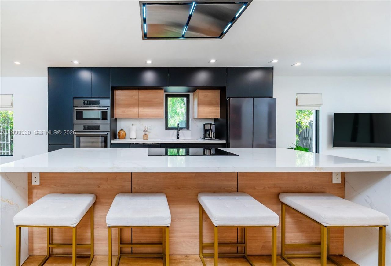 412 NW 41st St, Miami, FL 33127 Photo