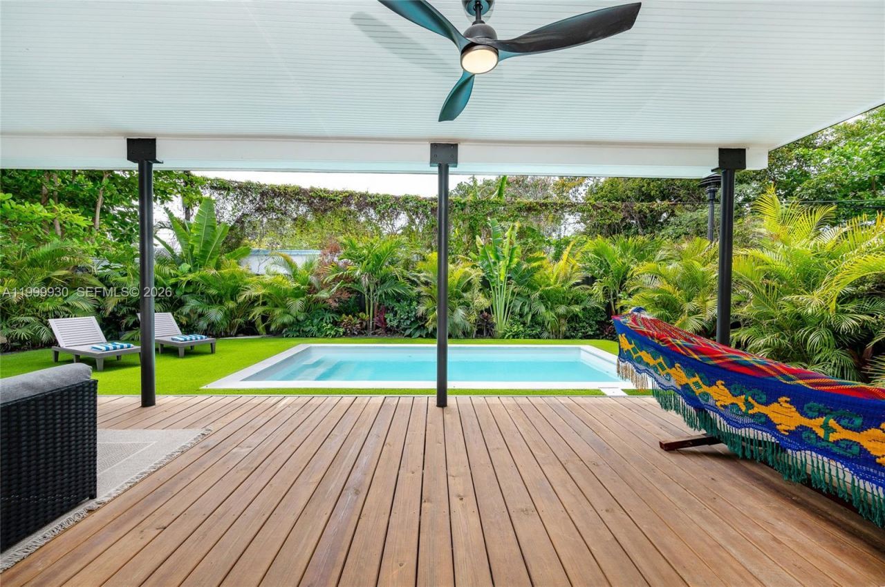 412 NW 41st St, Miami, FL 33127 Photo