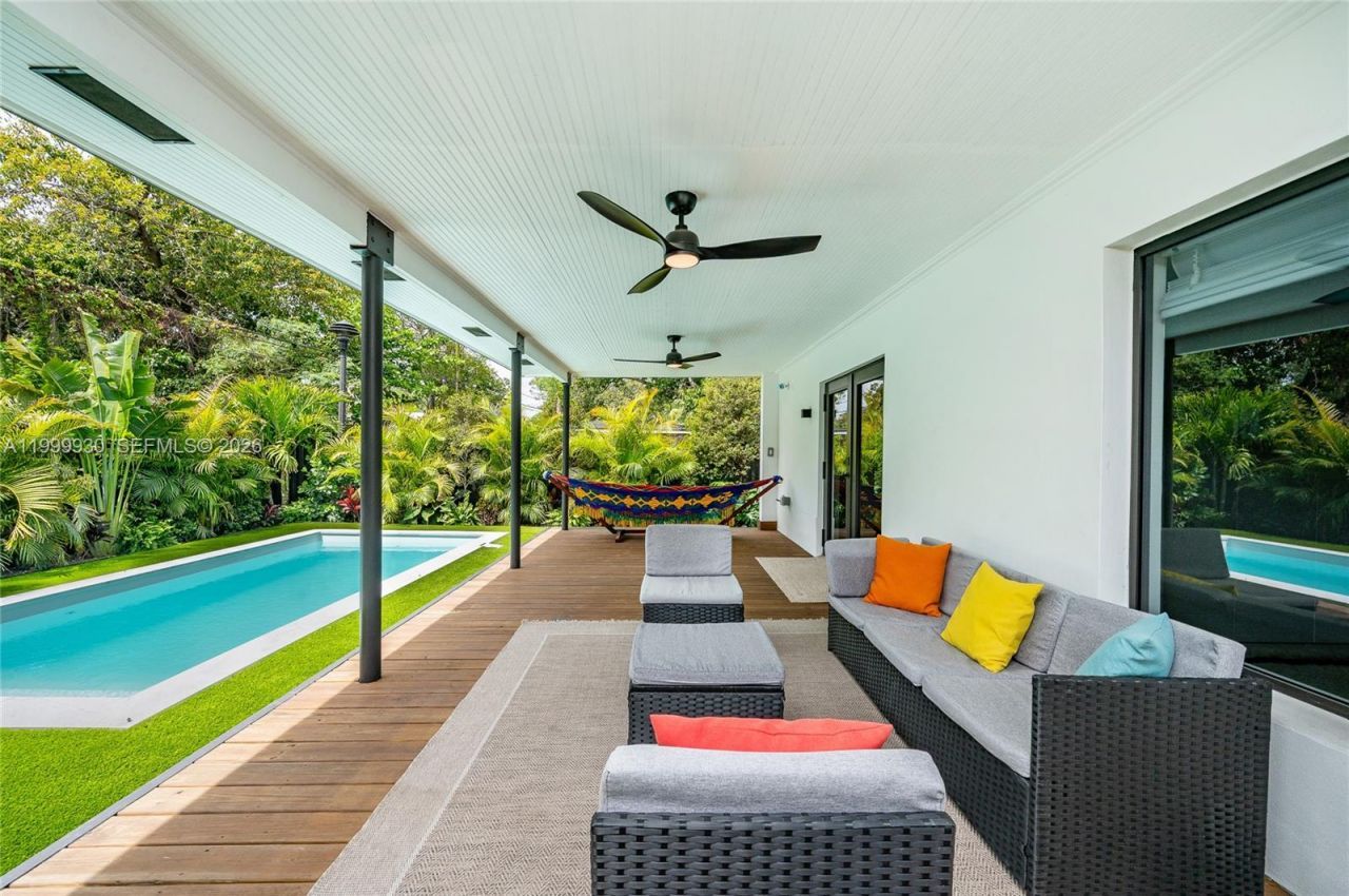 412 NW 41st St, Miami, FL 33127 Photo