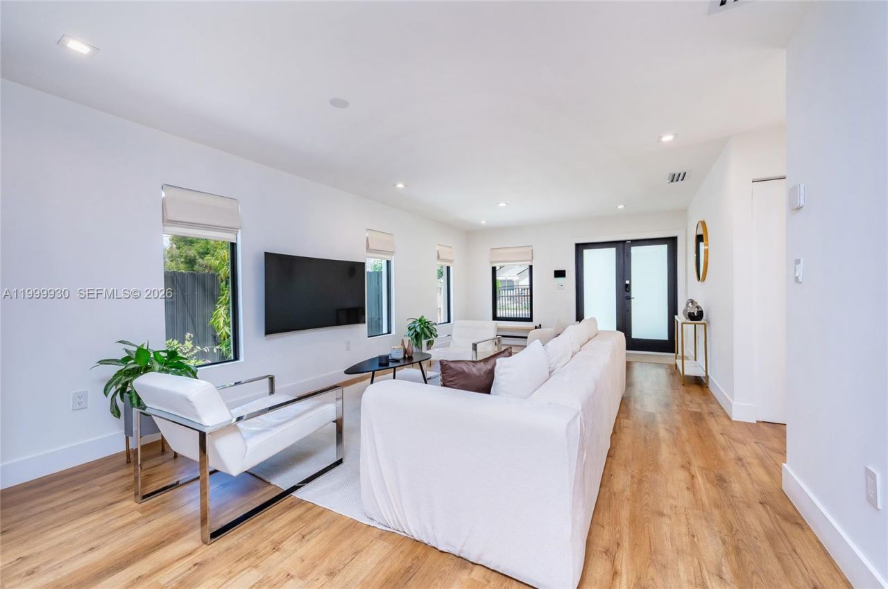 412 NW 41st St, Miami, FL 33127 Photo