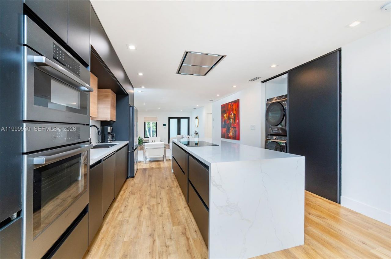 412 NW 41st St, Miami, FL 33127 Photo