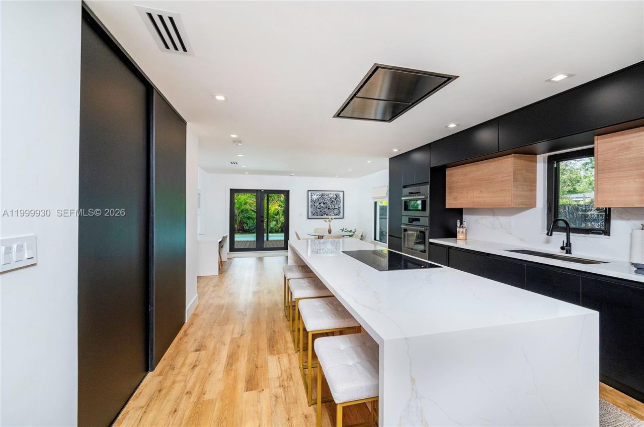 412 NW 41st St, Miami, FL 33127 Photo