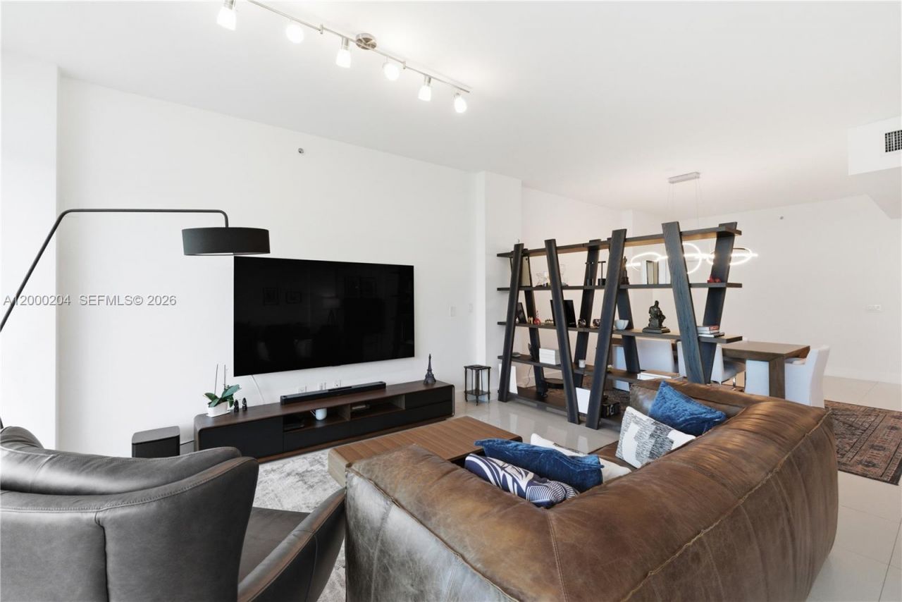 1090 NW N River Dr, Unit 404, Miami, FL 33136 Photo