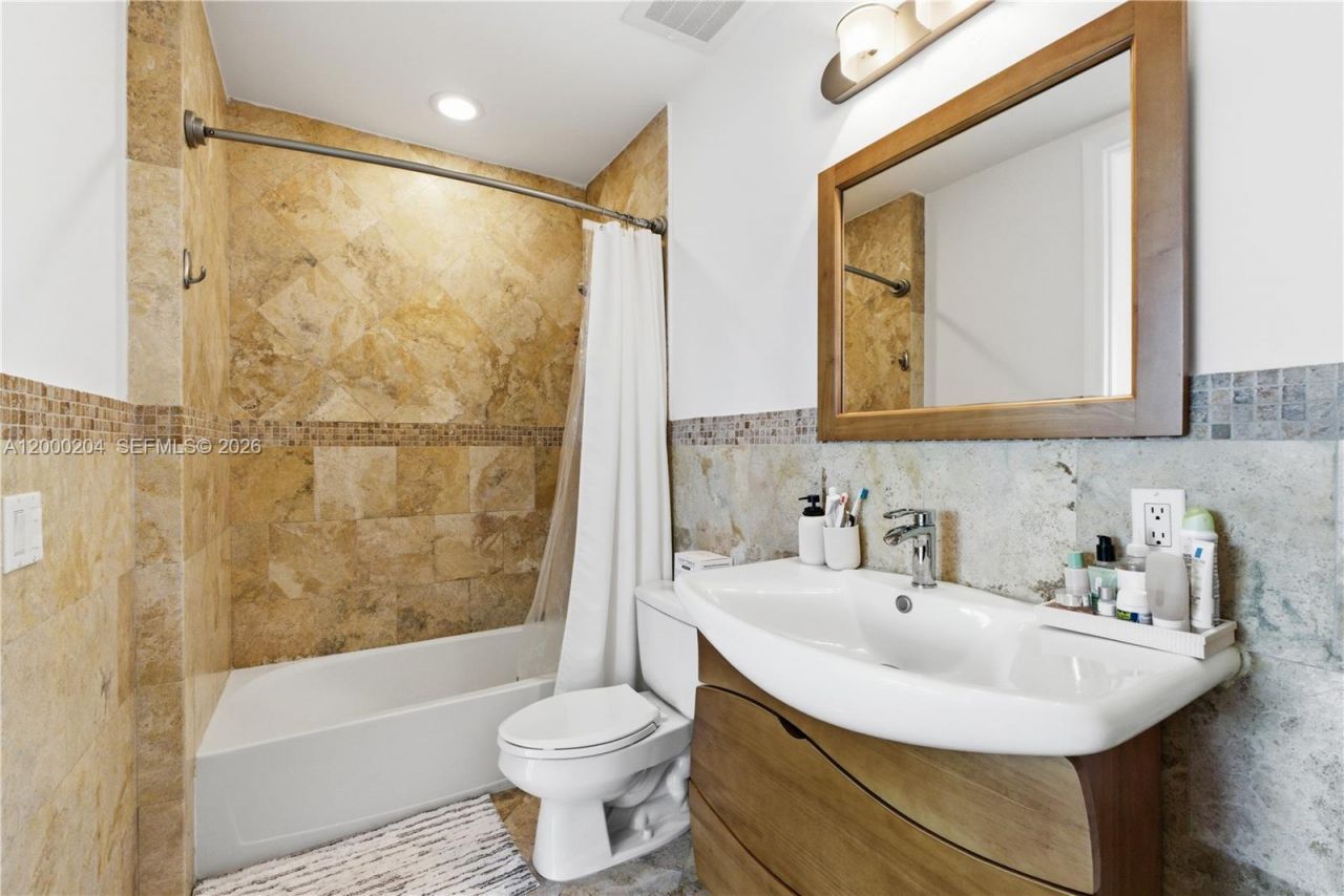 1090 NW N River Dr, Unit 404, Miami, FL 33136 Photo