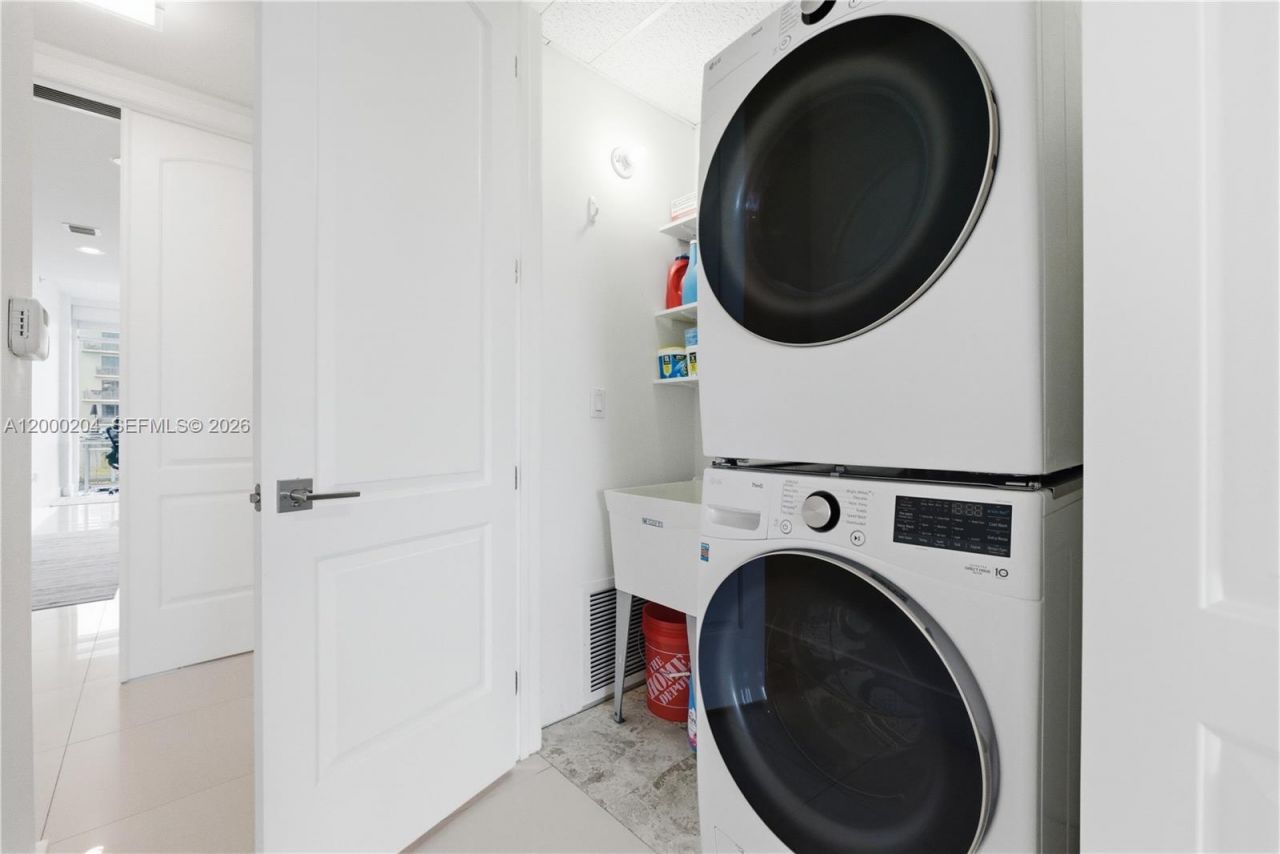 1090 NW N River Dr, Unit 404, Miami, FL 33136 Photo