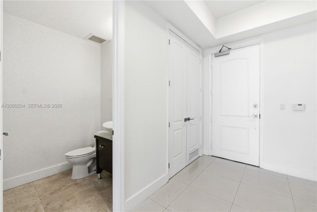 1090 NW N River Dr, Unit 404, Miami, FL 33136 Photo