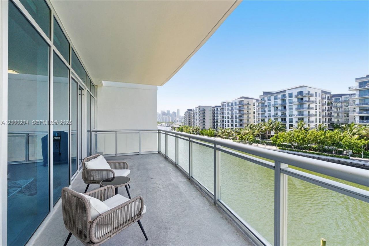 1090 NW N River Dr, Unit 404, Miami, FL 33136 Photo