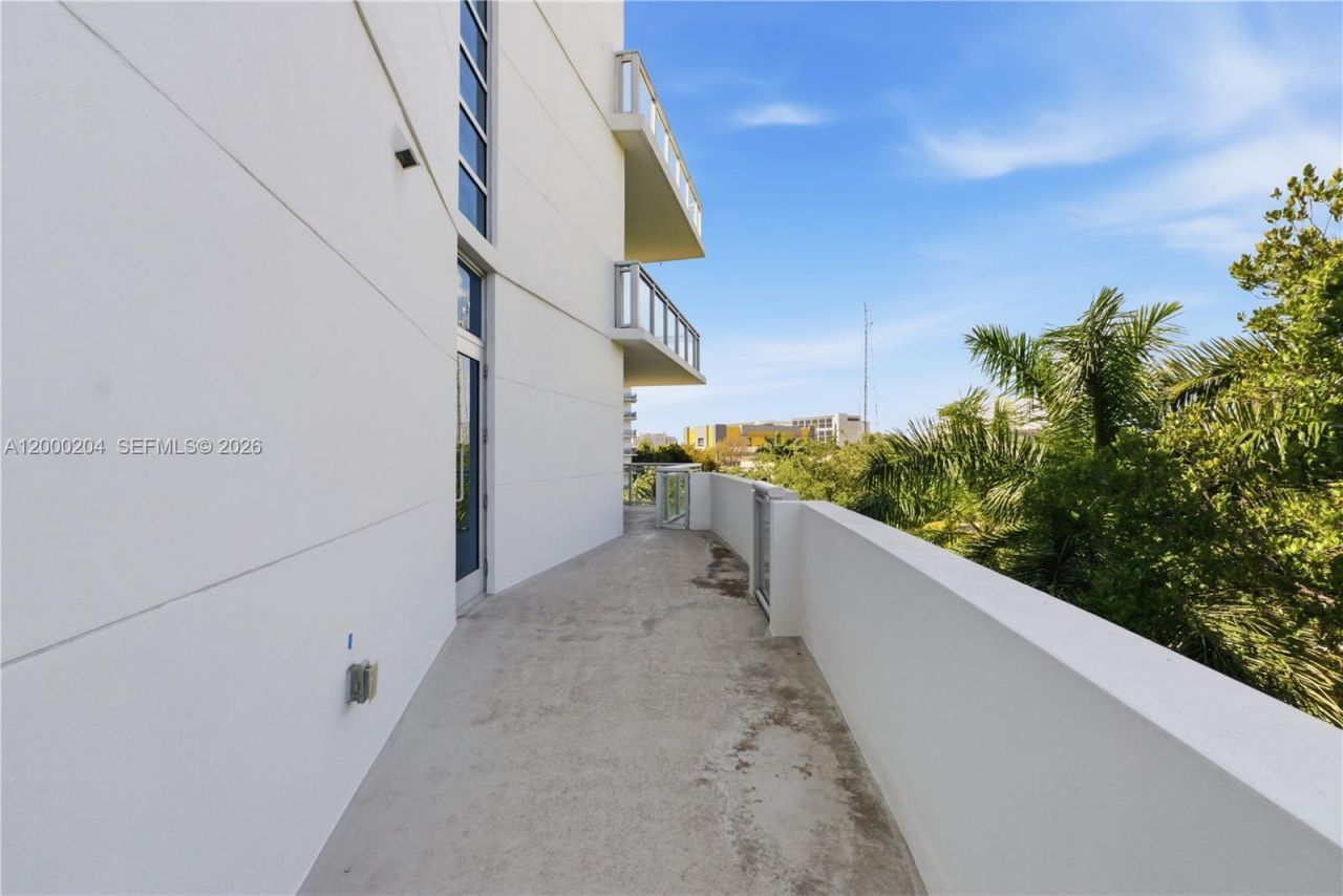 1090 NW N River Dr, Unit 404, Miami, FL 33136 Photo