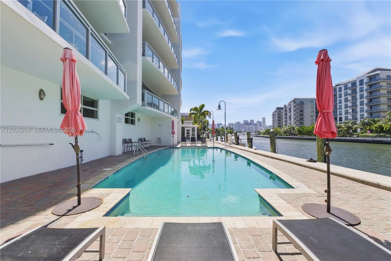 1090 NW N River Dr, Unit 404, Miami, FL 33136 Photo