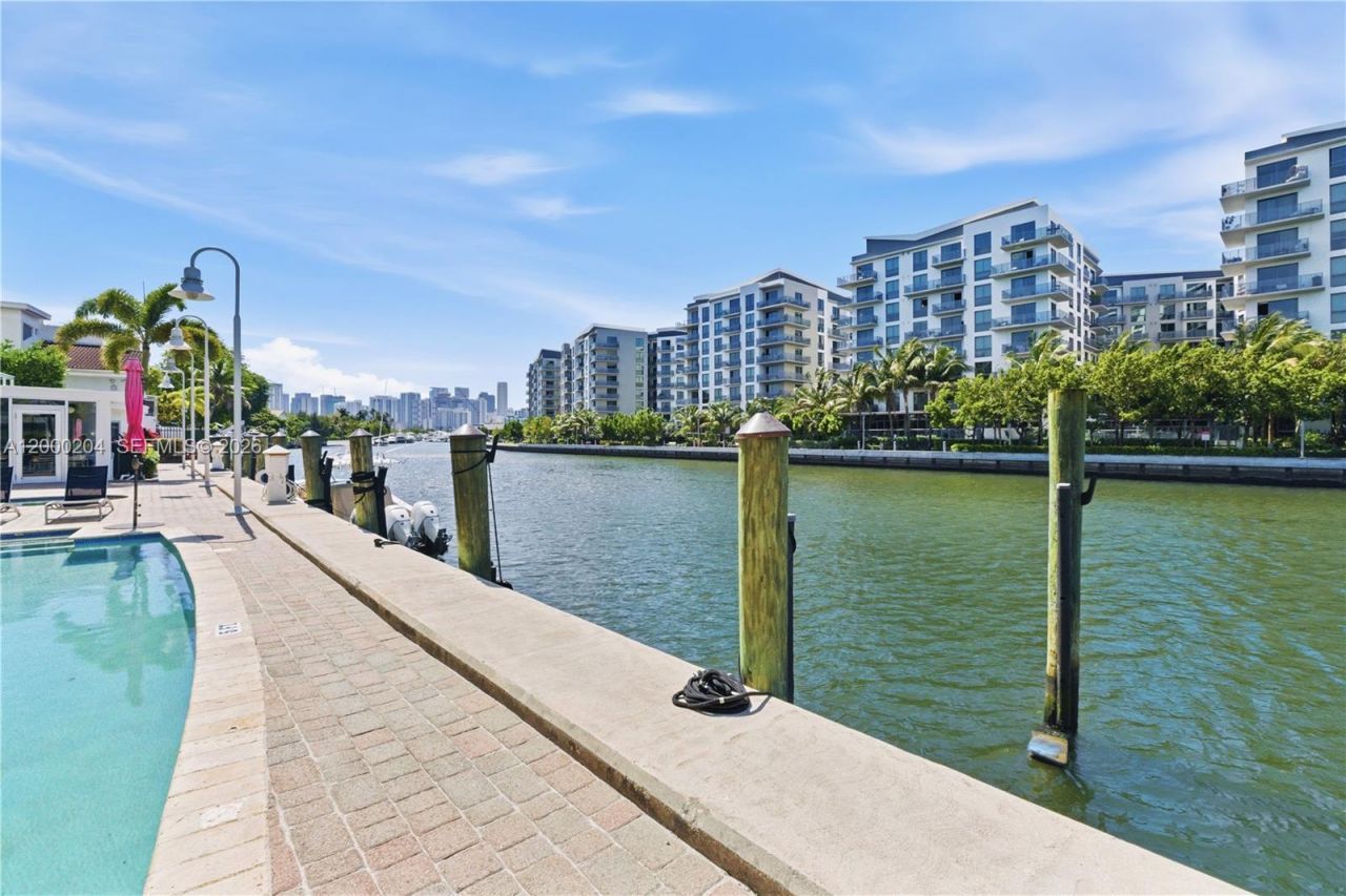 1090 NW N River Dr, Unit 404, Miami, FL 33136 Photo