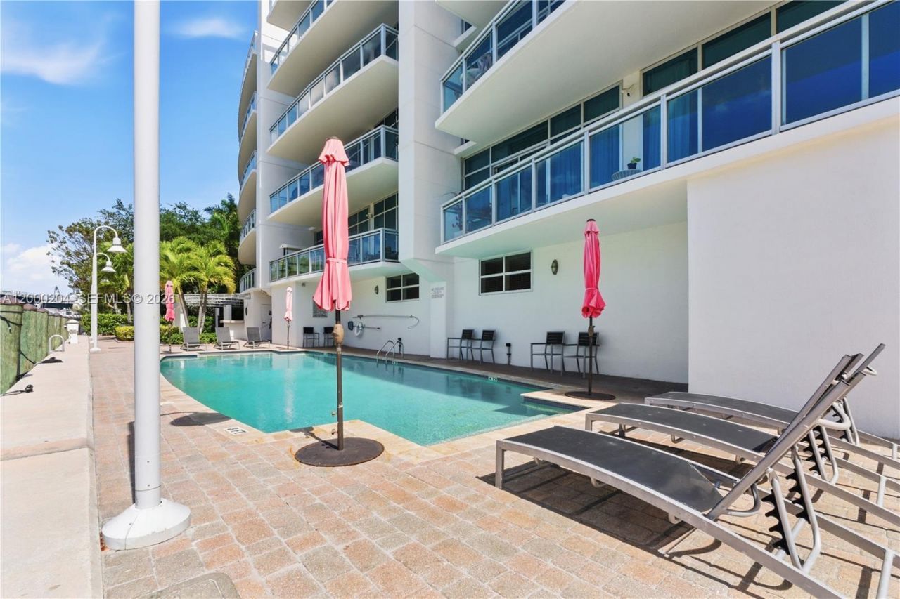 1090 NW N River Dr, Unit 404, Miami, FL 33136 Photo