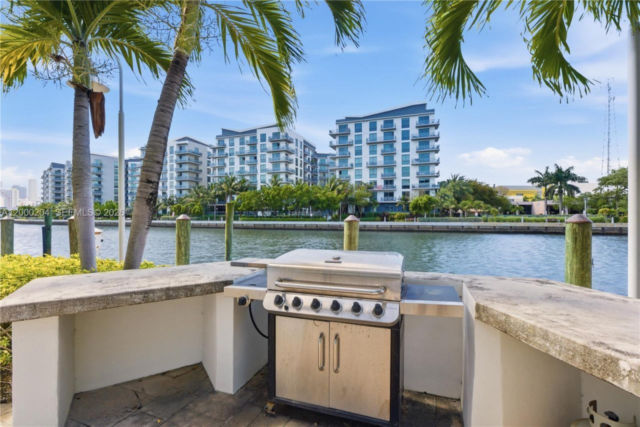 1090 NW N River Dr, Unit 404, Miami, FL 33136 Photo