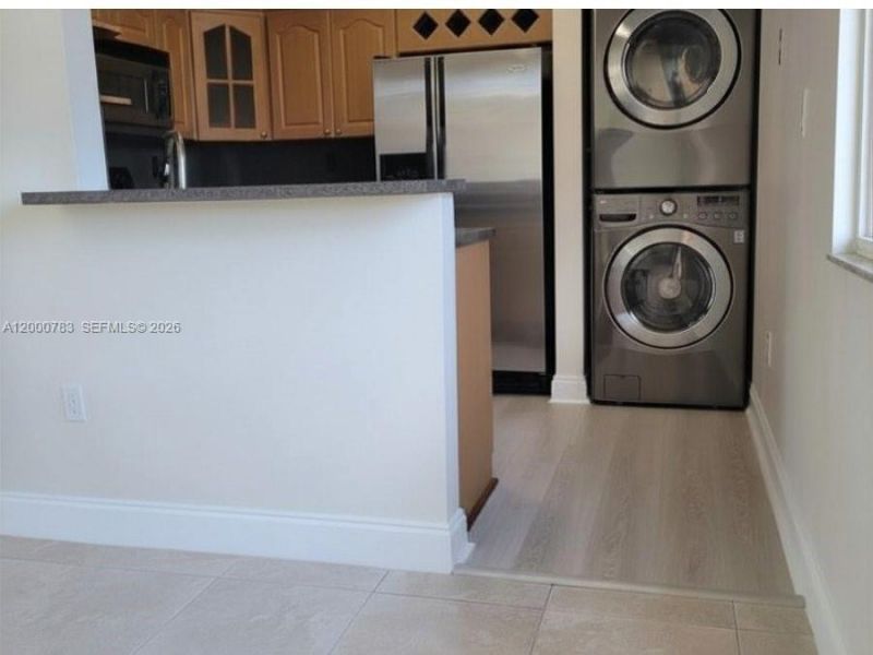 9970 NW 9th St Cir, Unit 204, Miami, FL 33172 Photo