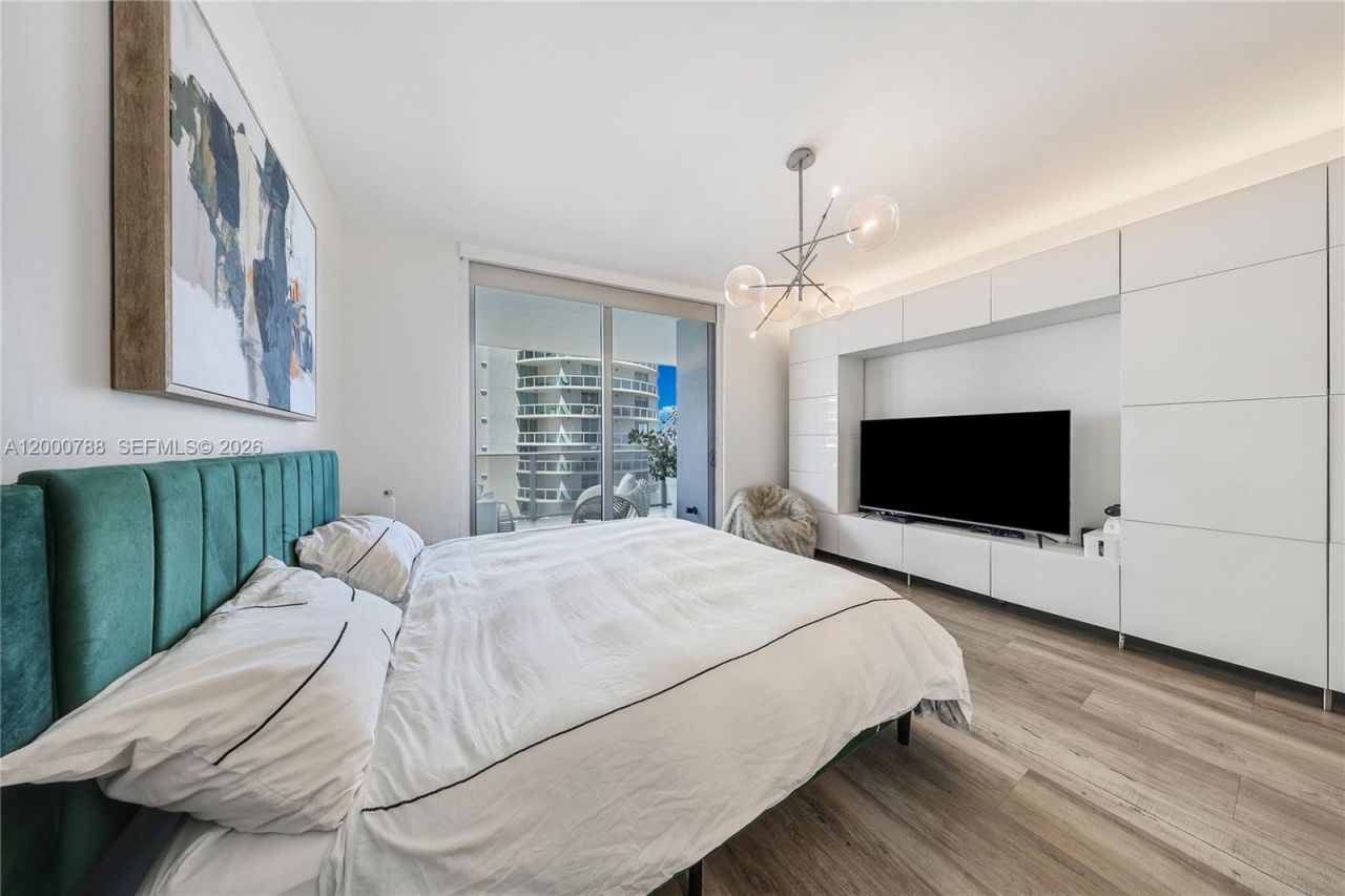 488 NE 18th St, Unit 1711, Miami, FL 33132 Photo