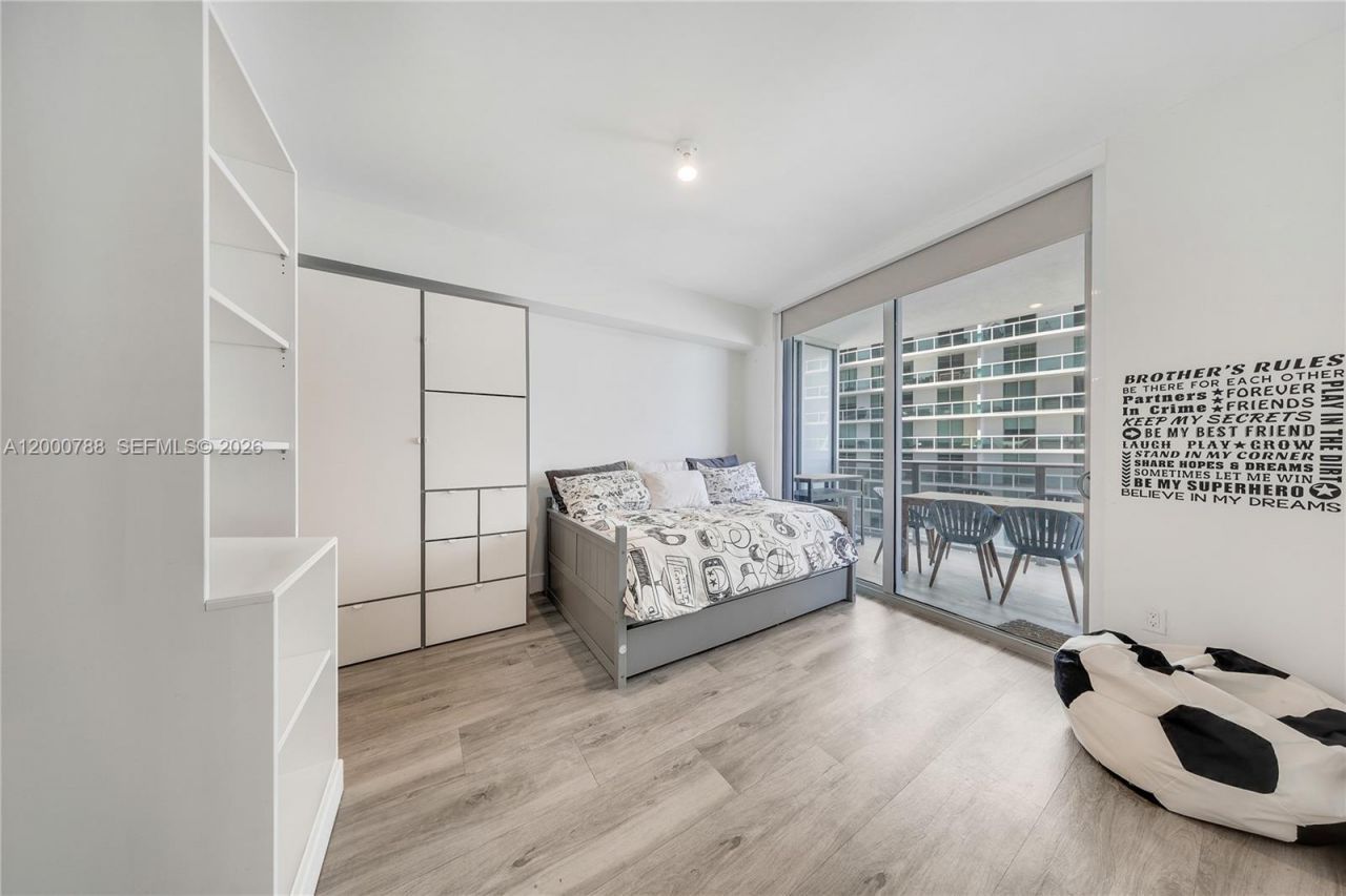 488 NE 18th St, Unit 1711, Miami, FL 33132 Photo