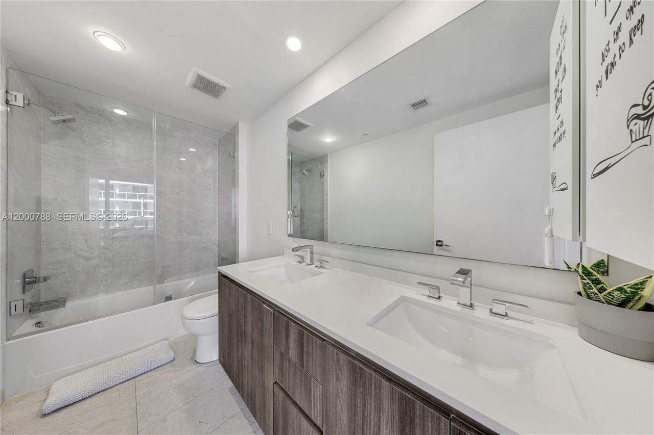 488 NE 18th St, Unit 1711, Miami, FL 33132 Photo