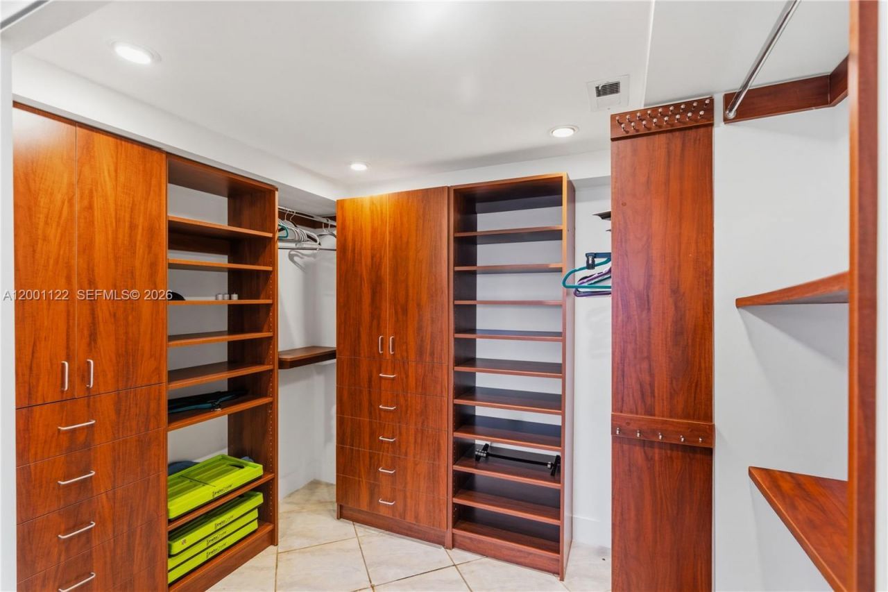 3600 Mystic Pointe Dr, Unit 513, Aventura, FL 33180 Photo