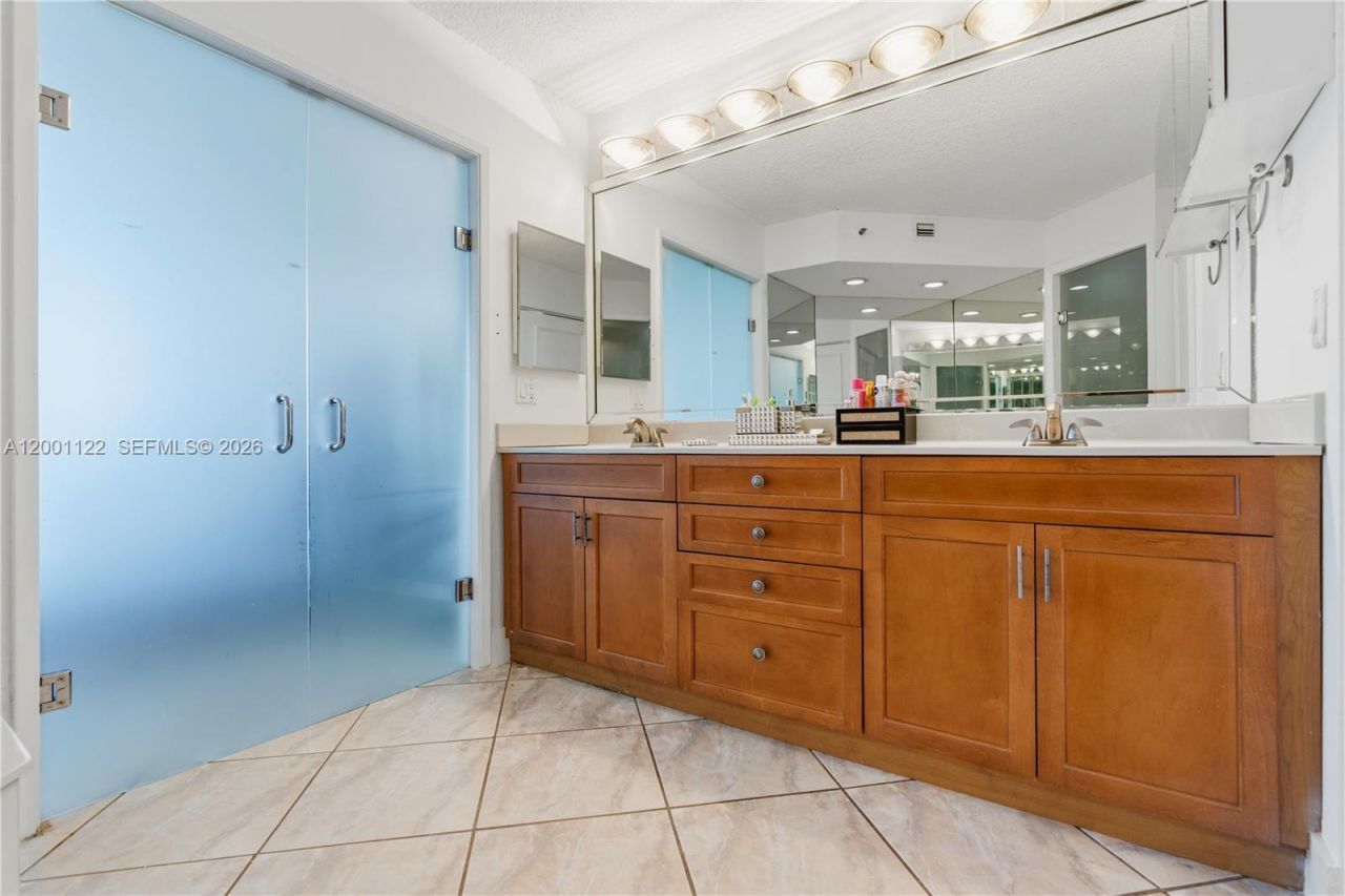 3600 Mystic Pointe Dr, Unit 513, Aventura, FL 33180 Photo