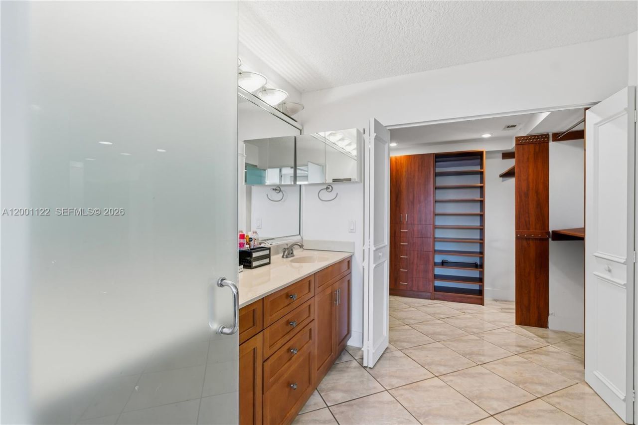 3600 Mystic Pointe Dr, Unit 513, Aventura, FL 33180 Photo