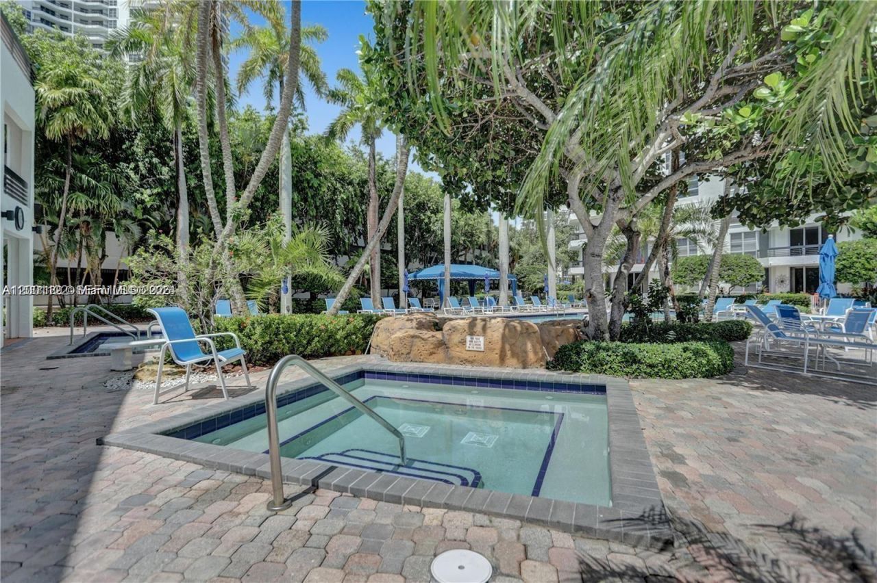 3600 Mystic Pointe Dr, Unit 513, Aventura, FL 33180 Photo