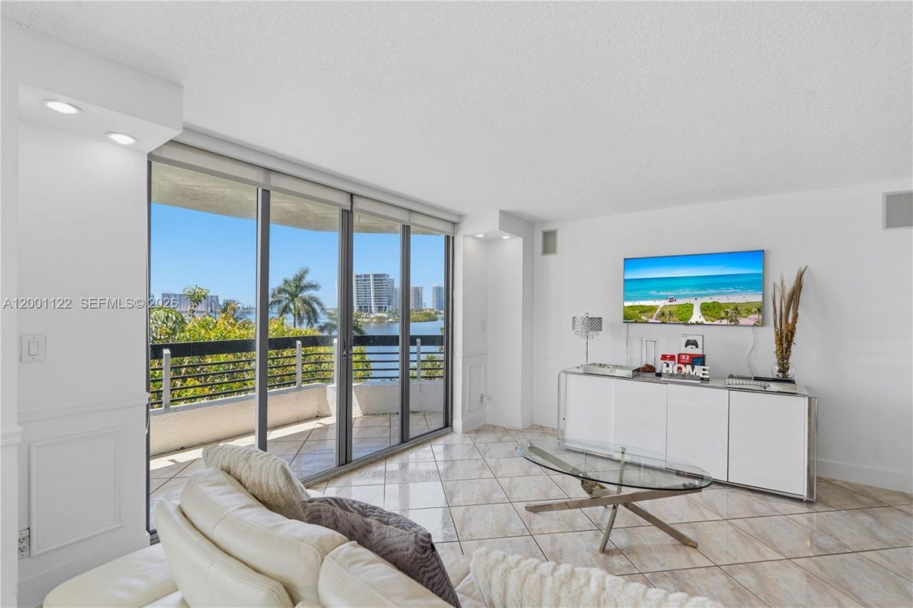 3600 Mystic Pointe Dr, Unit 513, Aventura, FL 33180 Photo