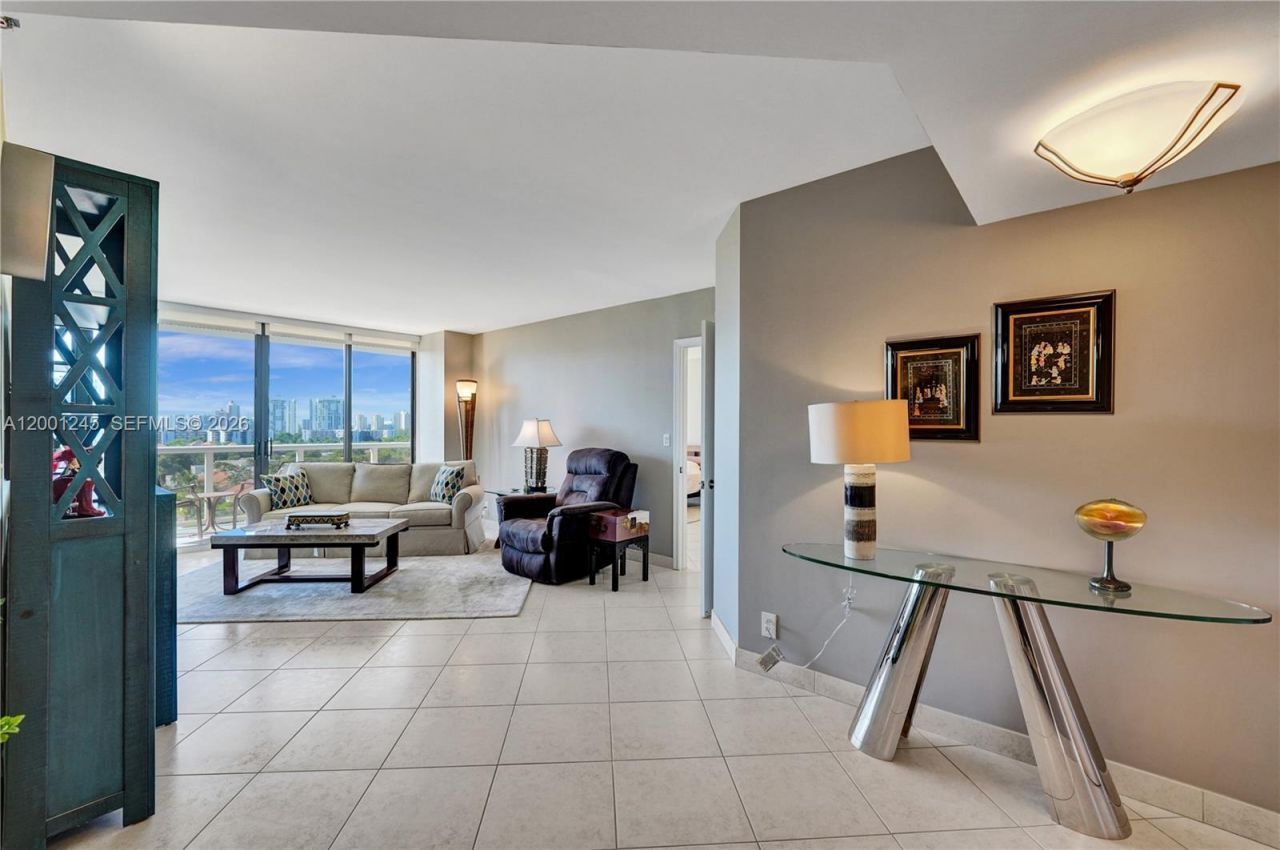 3600 Yacht Club Dr, Unit 904, Aventura, FL 33180 Photo